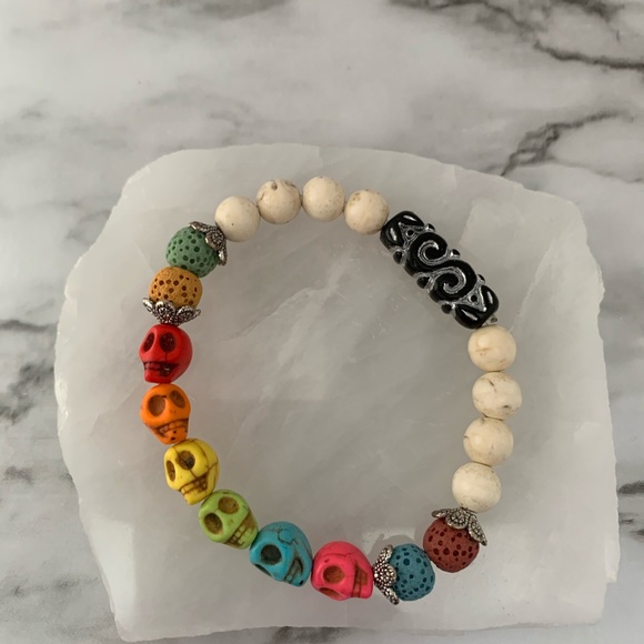 2/30$ 🔮 Pride Skull Gemstone Bracelet - Picture 4 of 5